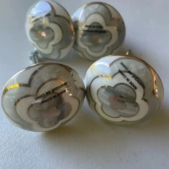 Set of 4 NWT Anthropologie Clover Knobs - Picture 6 of 6